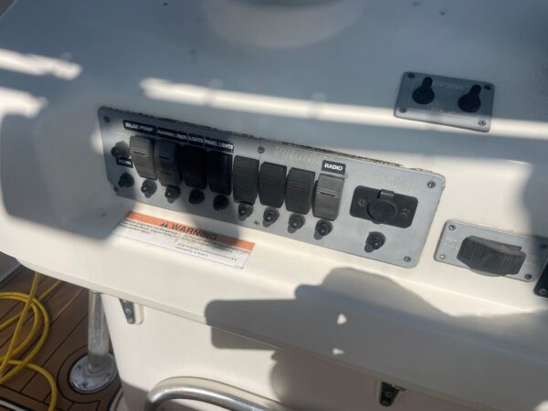 Pursuit 2870 Center Console - Image 16