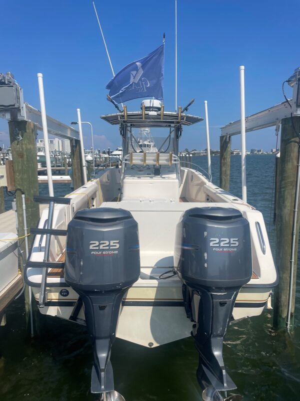 Pursuit 2870 Center Console - Image 18