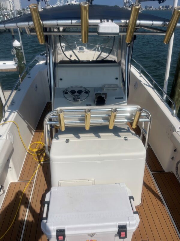 Pursuit 2870 Center Console - Image 14