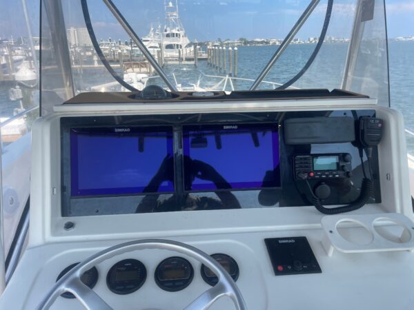 Pursuit 2870 Center Console - Image 5
