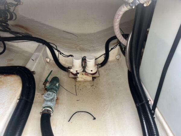 2015 Cobia 344 center console - Image 7