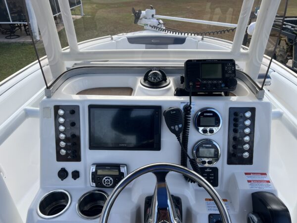 R222 Robalo Center Console - Image 10