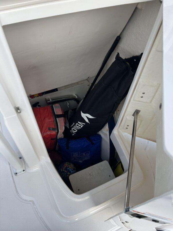 R222 Robalo Center Console - Image 13