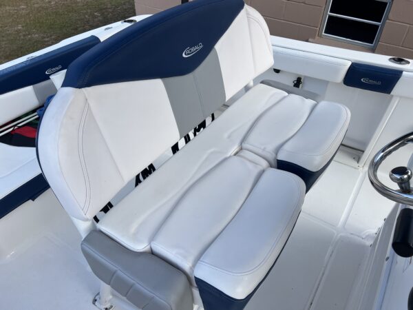 R222 Robalo Center Console - Image 14