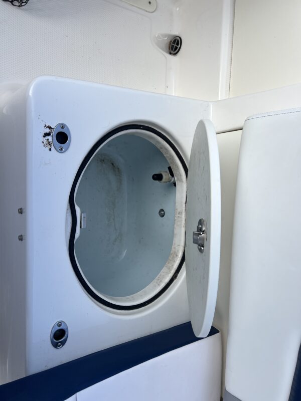 R222 Robalo Center Console - Image 3