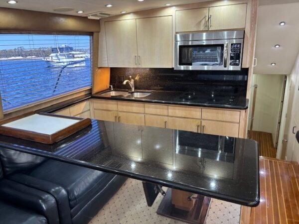 60' HATTERAS 60 CONVERTIBLE 1998 - TAKE A LOOK AT THIS BOAT! - Image 8